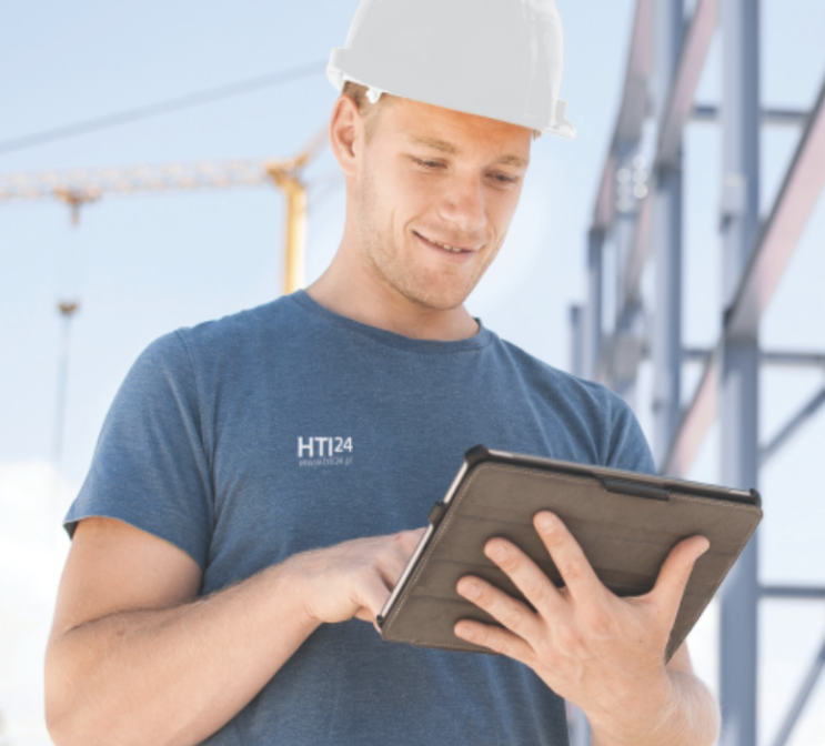 Pracownik z tabletem